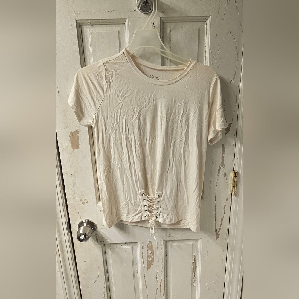 A cute shirt for kids. It's an XL (14-16)